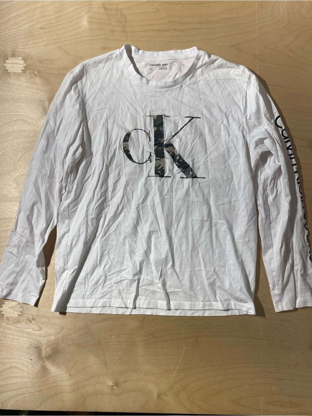 Calvin Klein White Long-Sleeve Logo Tee - White with Camo Large (BR)